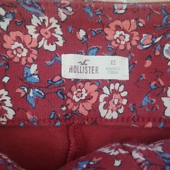 Hollister High Rise Shorts - Picture 3 of 3